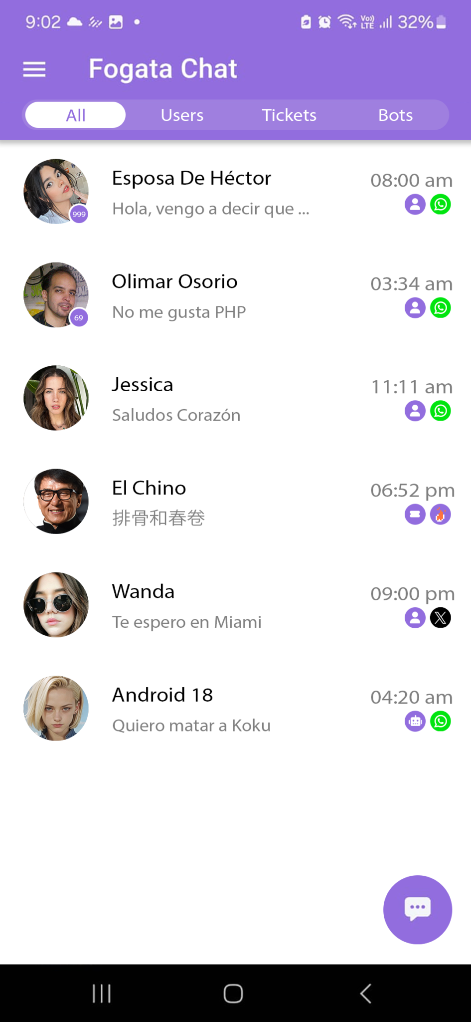 Pantalla completa de Fogata Chat con navegación por usuarios, tickets y bots